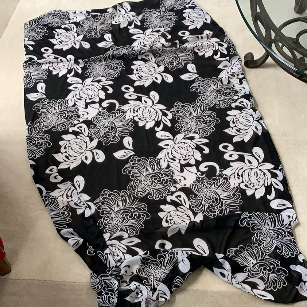 Black & White Sarong Wrap
